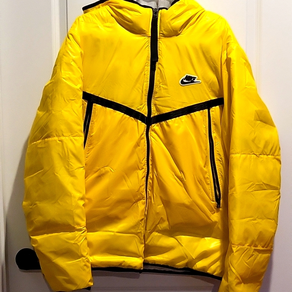 BRAND NEW NIKE COAT
